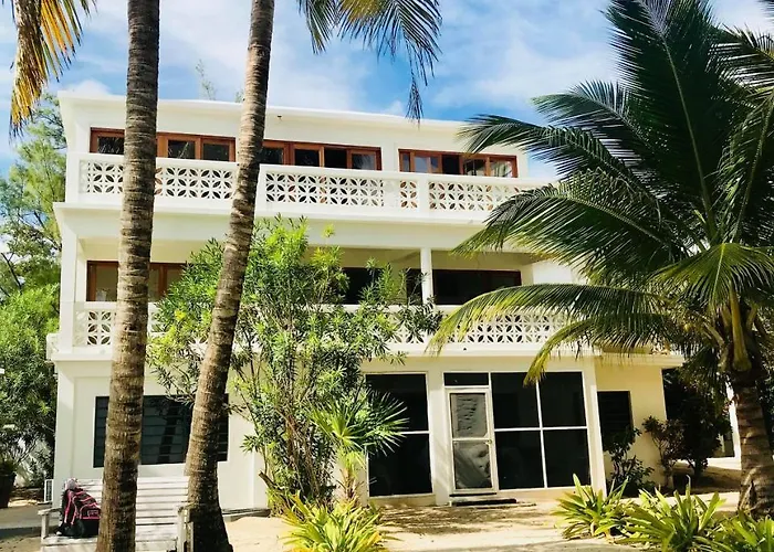 Babylon Beach * San Pedro (Ambergris Caye)