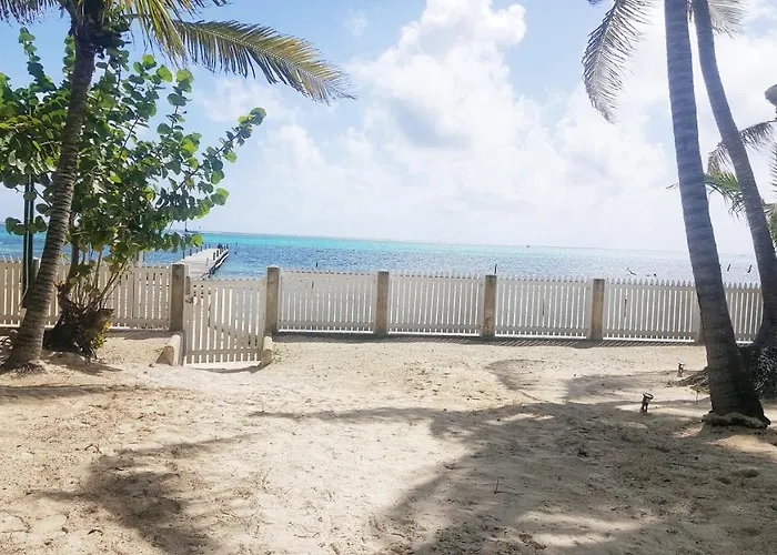 Babylon Beach Hotel San Pedro (Ambergris Caye)